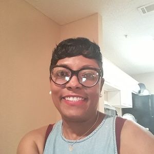 Meet your Posher, Keneshia